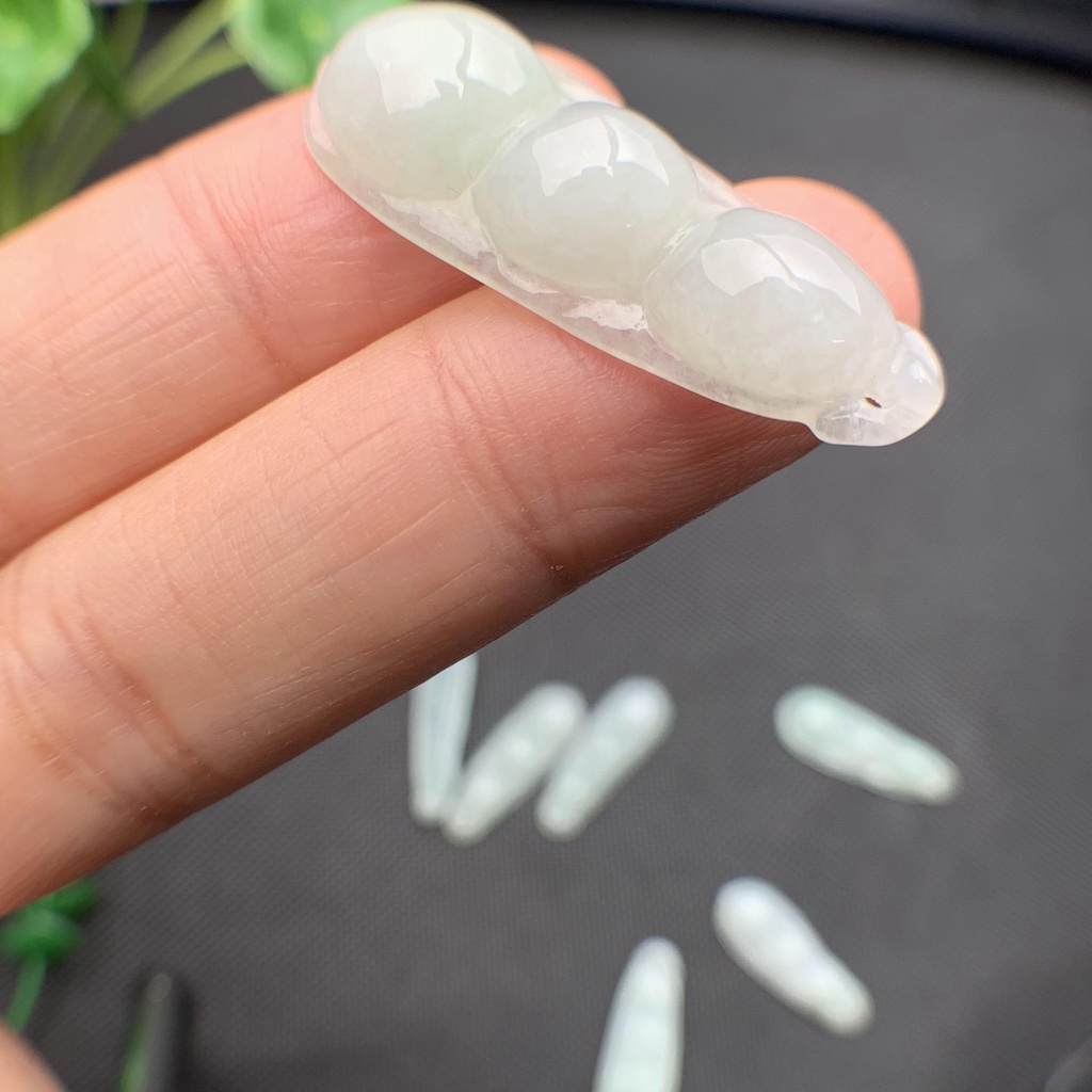 Mặt dây chuyền / Charm Hạt đậu đỗ may mắn