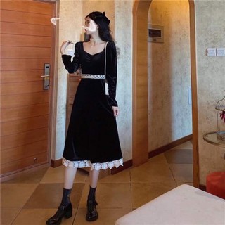 Váy nhung xoè