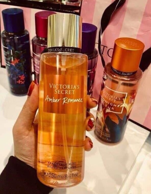 XỊT THƠM BODY VICTORIA’S SECRET AMBER ROMANCE🍑 | BigBuy360 - bigbuy360.vn