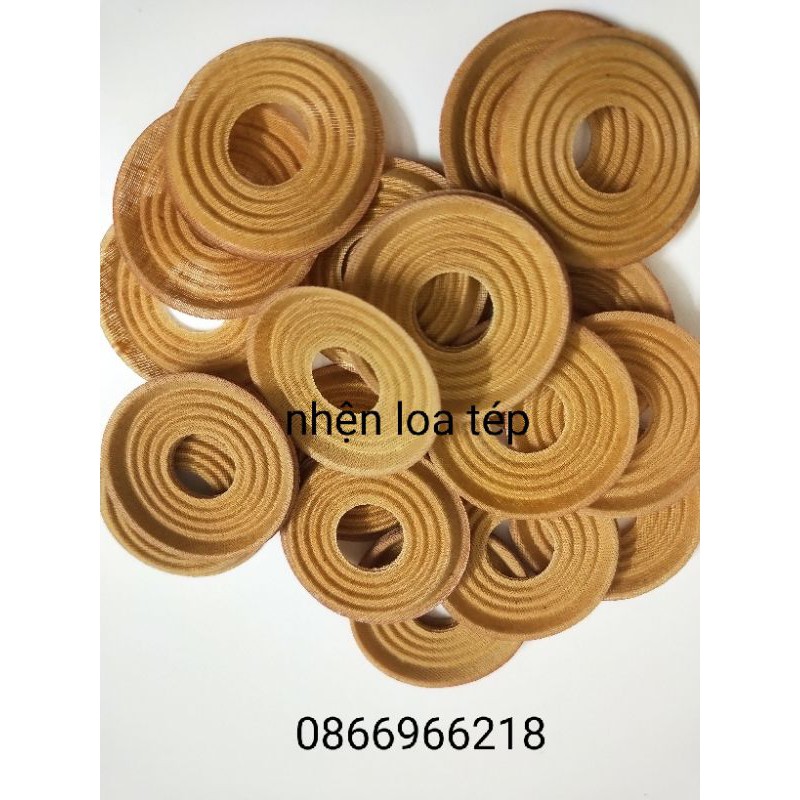 Nhện loa tép 4 cm giá 10 c .