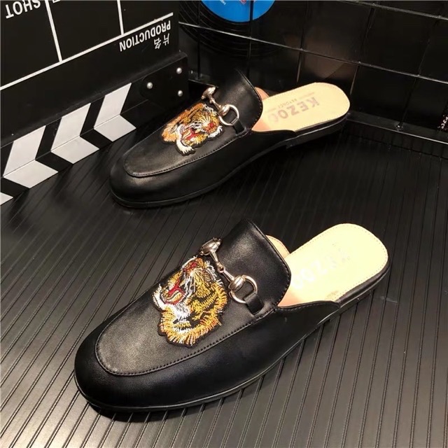 ( ảnh thật )Giày Sục Nam Thêu Hổ Vàng Đen Cá Tính Kiểu Dáng Hàn Quốc | BigBuy360 - bigbuy360.vn