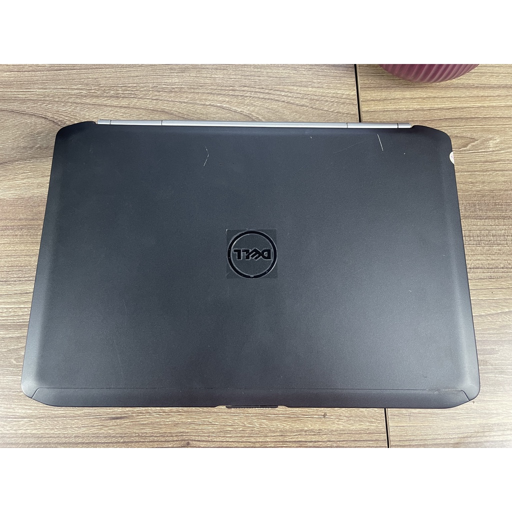 𝐃𝐞𝐥𝐥 𝐋𝐚𝐭𝐢𝐭𝐮𝐝𝐞 E5420