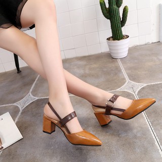 Giày gót vuông hở gót phong cách Hàn