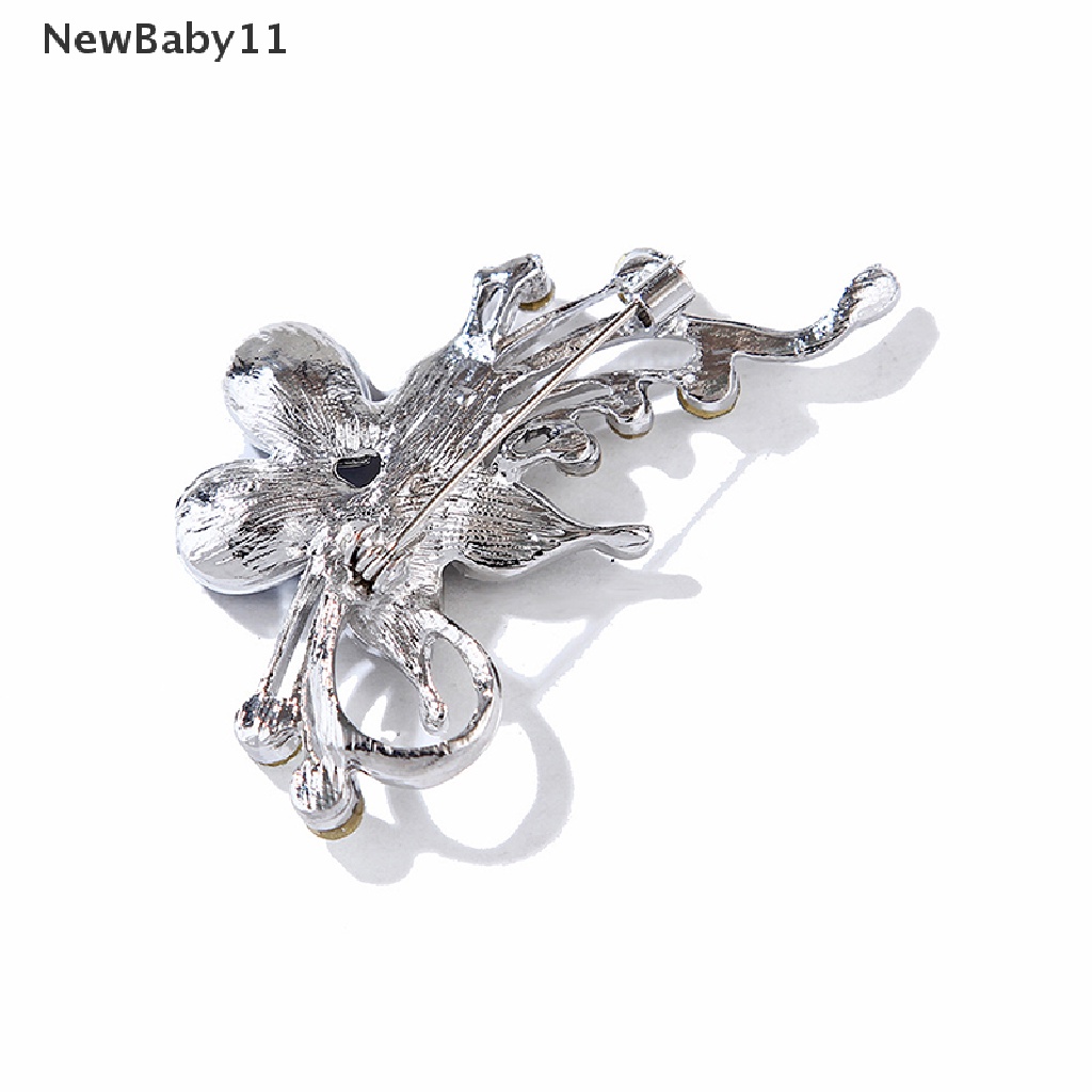 Ghim Cài Áo Hình Hoa Năm Cánh Đính Đá Pha Lê