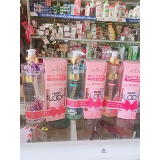 Sữa Tắm Nước Hoa Cindy Bloom Romantic Muse 640g tặng khăn tắm
