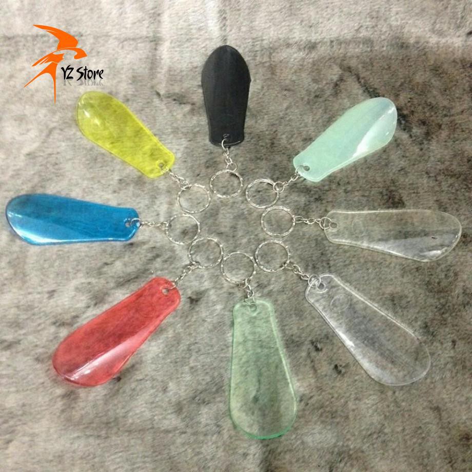 Đón gót giày bằng nhựa Mica cực bền kèm móc treo chìa khóa
