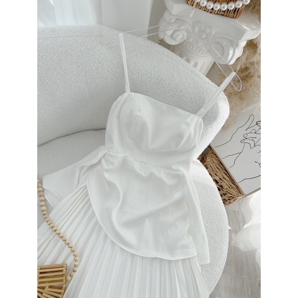 Set pelum hai dây trắng chân váy midi dập ly