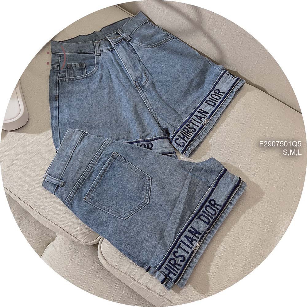 Quần short jean lai phối viền thêu chữ lưng cao thời trang!