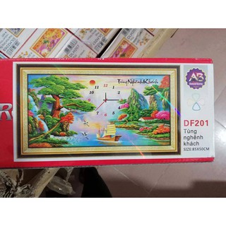tranh đính đá đồng hồ phong cảnh tùng nghênh khách kt 85x50cm