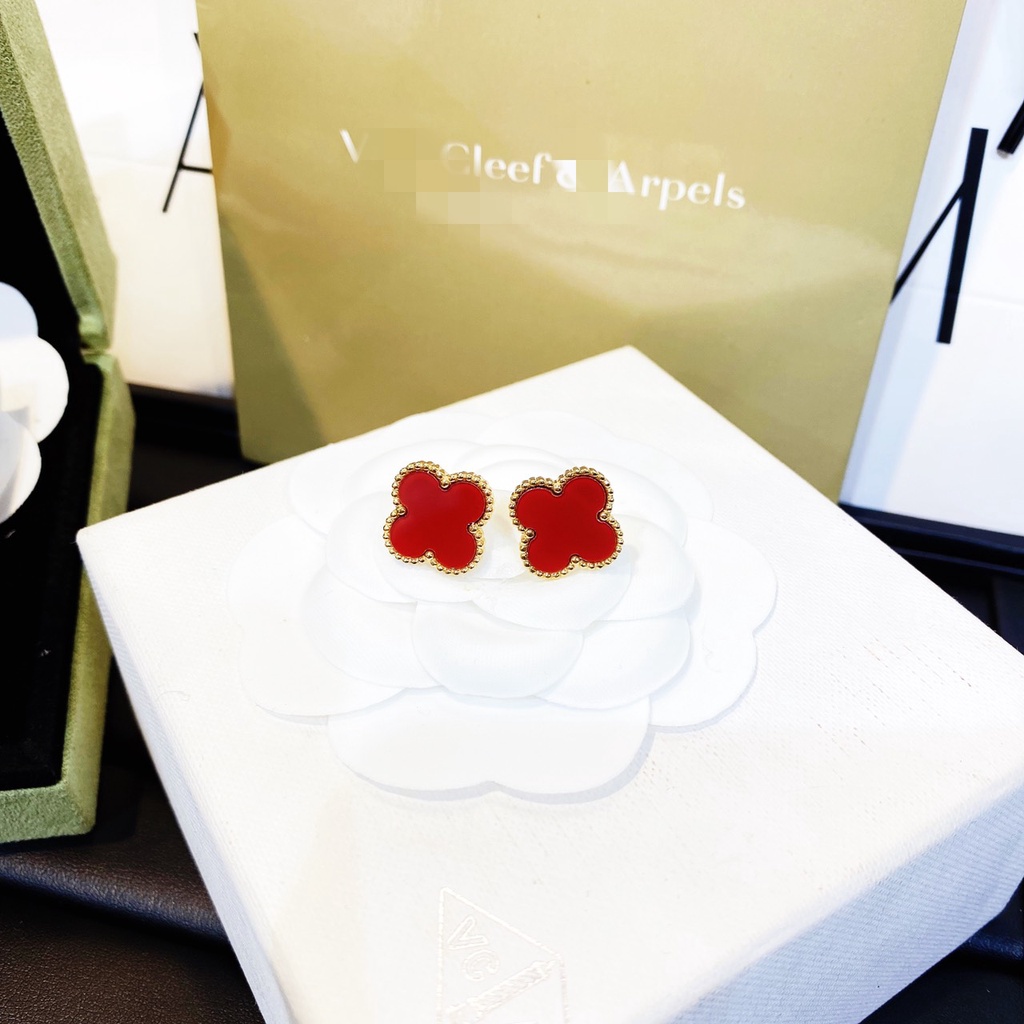 Set hoa tai van clff cỏ bốn lá đỏ có mẫu đeo MS07989