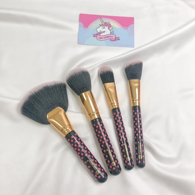 Bộ cọ Pink A-dot của Bhcosmetics