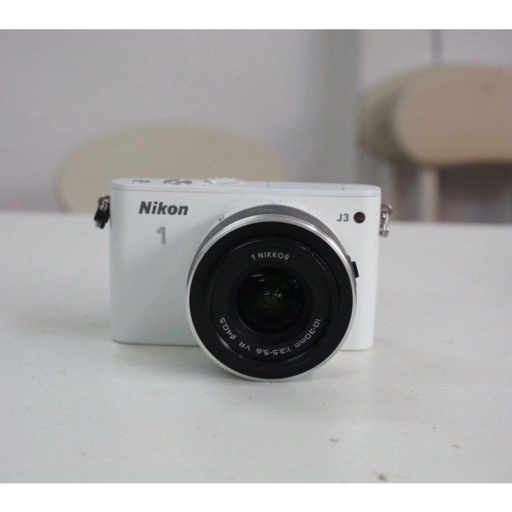 Bộ máy ảnh Nikon 1 J3 kèm ống kính NIKKOR 10-30mm f 3.5 5.6VR