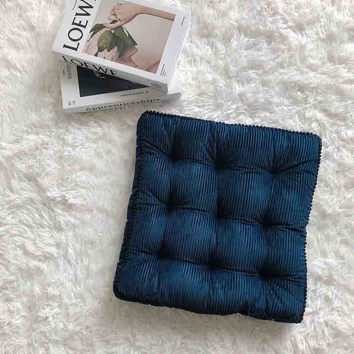 Đệm vuông ngồi bệt chính hãng TOPAZ vải nhung kích cỡ 40 cm x 40 cm cho bạn cảm giác mềm mại êm ái khi ngồi
