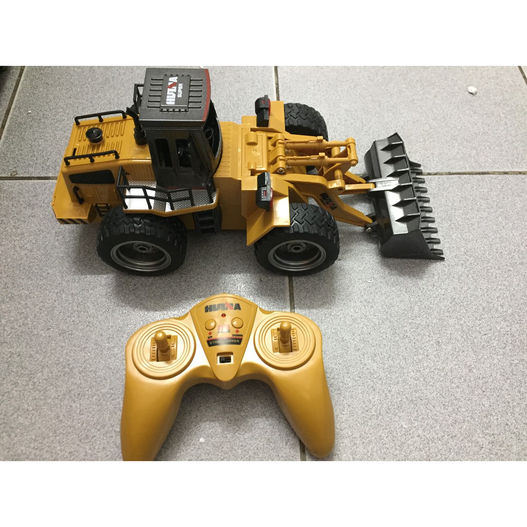 Xe ủi đất điều khiển từ xa làm bằng hợp kim siêu bền