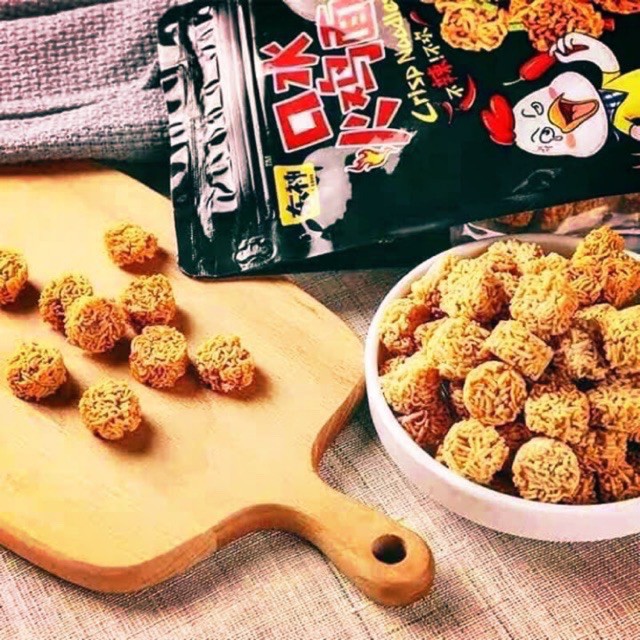 Lốc 12 gói Snack mì đen thái lan vị cay ăn liền 38g *12 gói