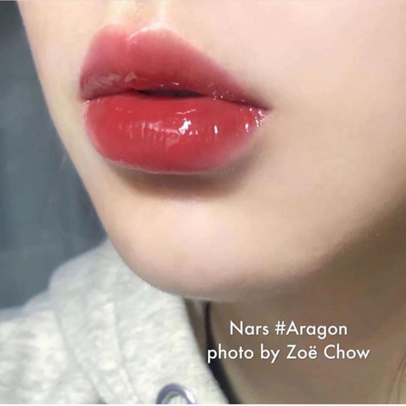 Son bóng Nars- Aragon lip gloss màu đỏ đất | BigBuy360 - bigbuy360.vn