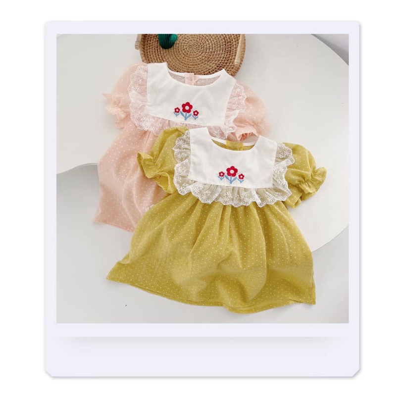 Váy chấm bi cổ thêu