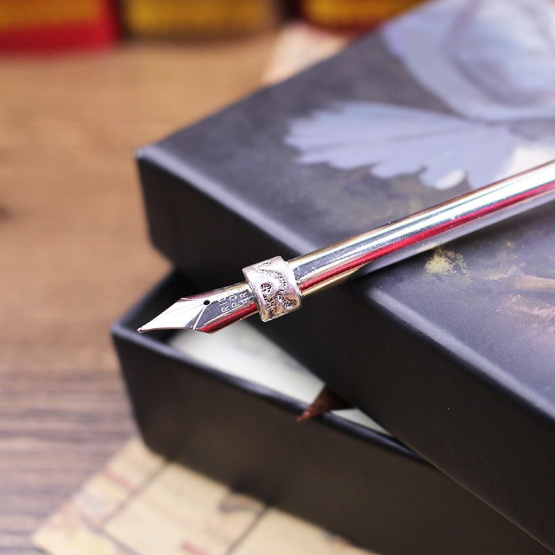 Bút lông vũ Harry Potter kèm hộp đựng