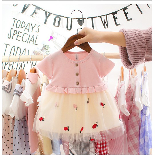 Các mẫu váy cho bé gái siêu dễ thương size từ sơ sinh đến 4 tuổi