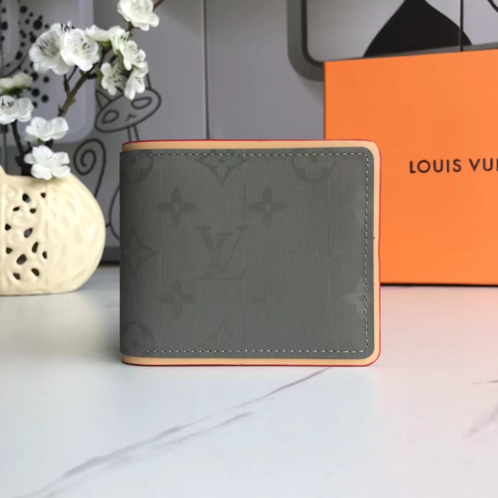 Sẵn sàng giao hàng Ví ngắn nam mới của Louis Vuitton LV có hộp