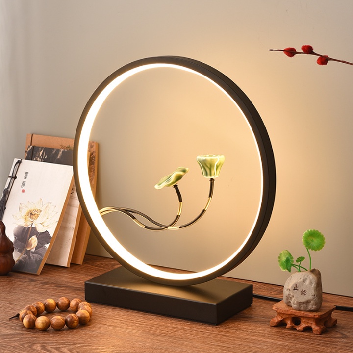 Đèn Led Để Bàn Trang Trí Phòng Ngủ Hình Tròn 30x33cm M096