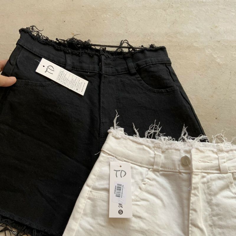 QUẦN ĐÙI KAKI RÁCH VIỀN LAI RÁCH