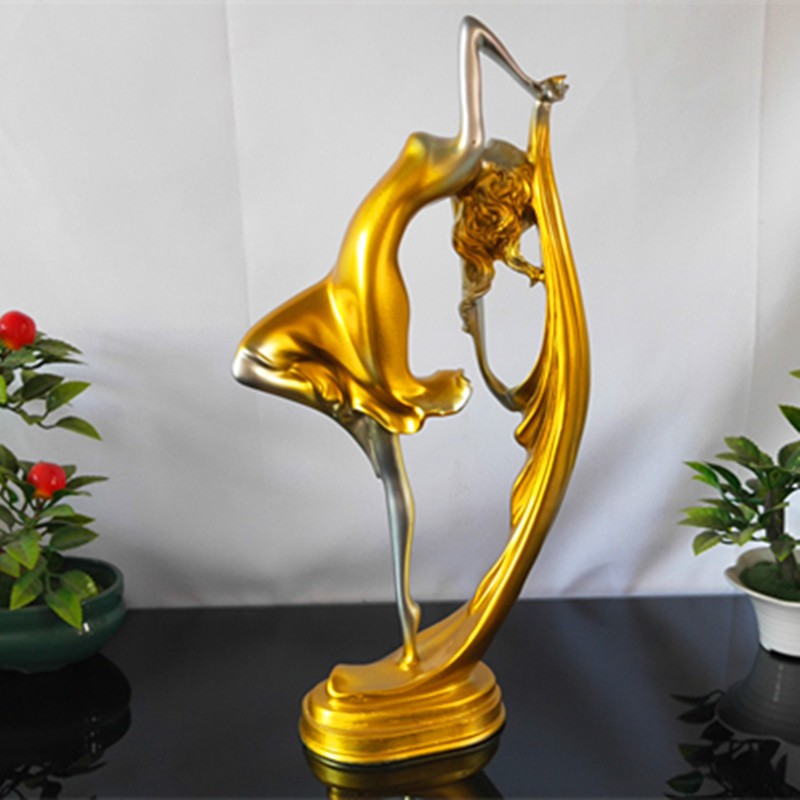 Tượng sứ thiếu nữ màu vàng