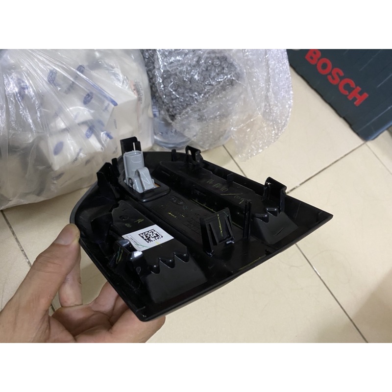 Ốp mang cá  Ford Ranger XLS / bên phụ