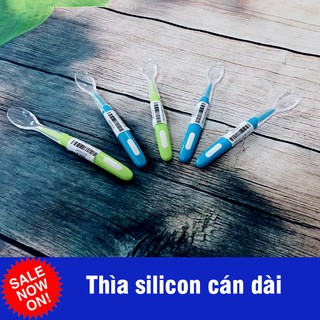 Thìa ăn dặm silicon cán dài cho bé