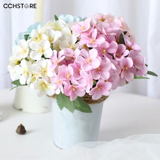 Hoa nhân tạo dùng để trang trí tiệc cưới