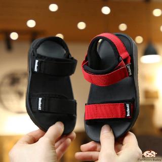 Giày sandal cho bé đáng yêu