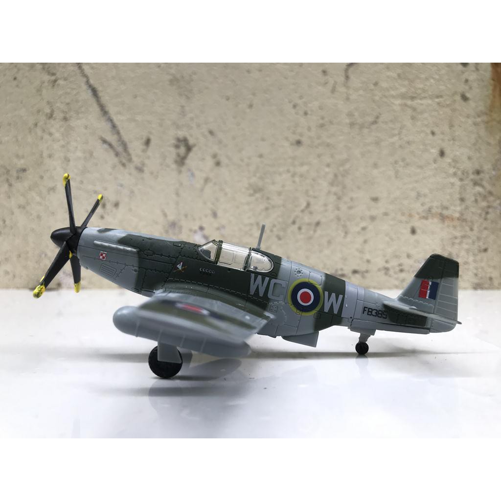 Mô hình Máy bay P-51 Mustang Kinhdom  1:72