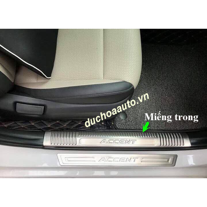 Ốp viền bậc cửa trong Hyundai Accent 2018-2020