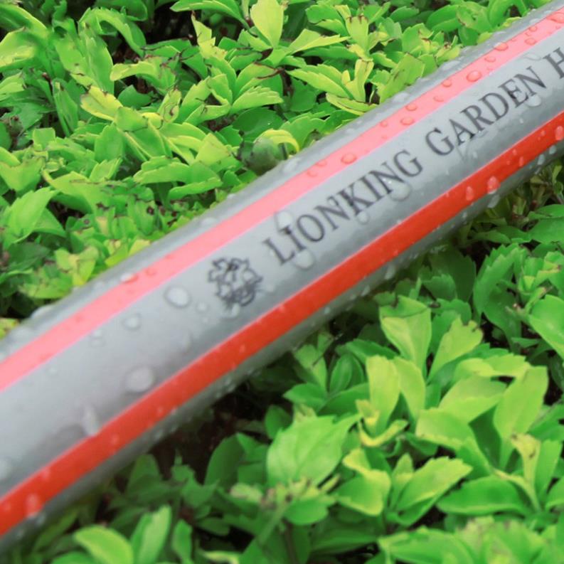 Ống dẫn nước LIONKING phi 18 - 20 - 25. Kết cấu 3 lớp, chống gập, chống xoắn. Chịu áp lên tới 10 Bar