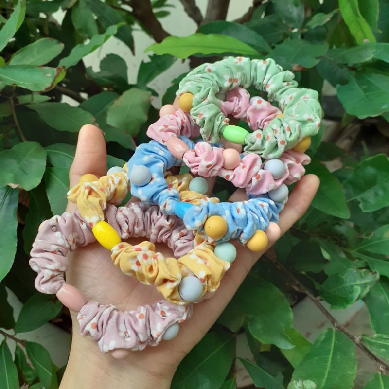 Cột tóc Scrunchies hoa cúc đính hạt tròn siêu xinh