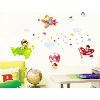 Decal dán tường decal trang trí Bé tập lái may bay EB244 (Có sẵn keo)