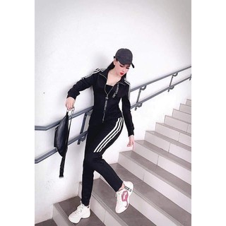 Bộ đồ thể thao umi khóa thật