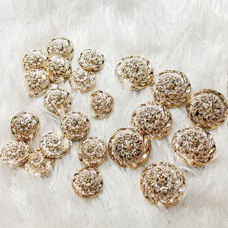 Nút áo hoa vàng cúc dạ đính kết trang phục siêu đẹp