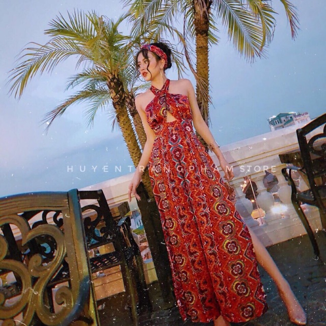 Jum đỏ chéo ngực