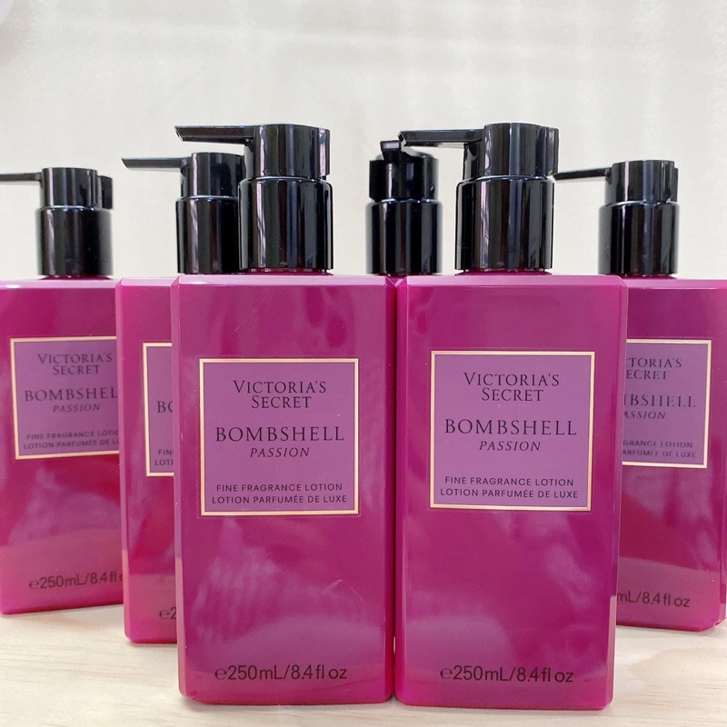 Dưỡng thể Victoria’s Secret BombShell Passion Lotion 250ml cung cấp độ ẩm hương thơm lôi cuốn