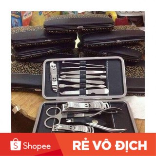 Bộ dụng cụ chăm sóc móng gồm 12 chi tiết.