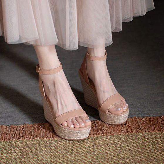 Giày sandal đế xuồng đan cói thời trang mùa hè