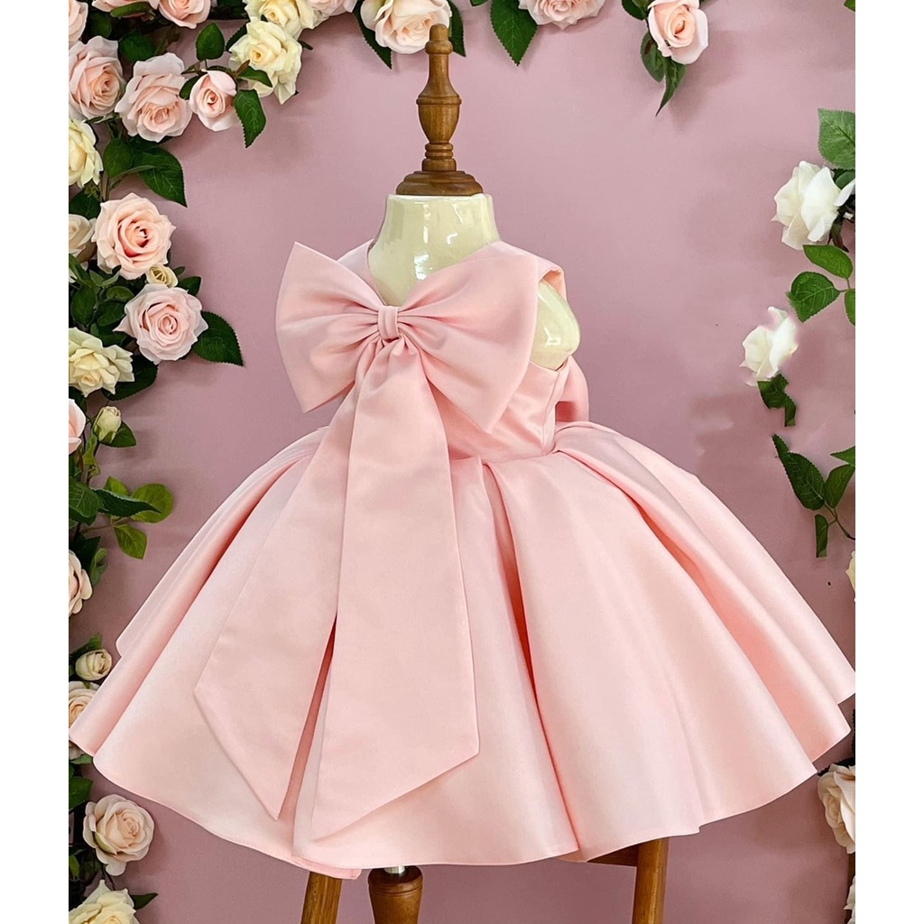 Váy công chúa sát tay nơ