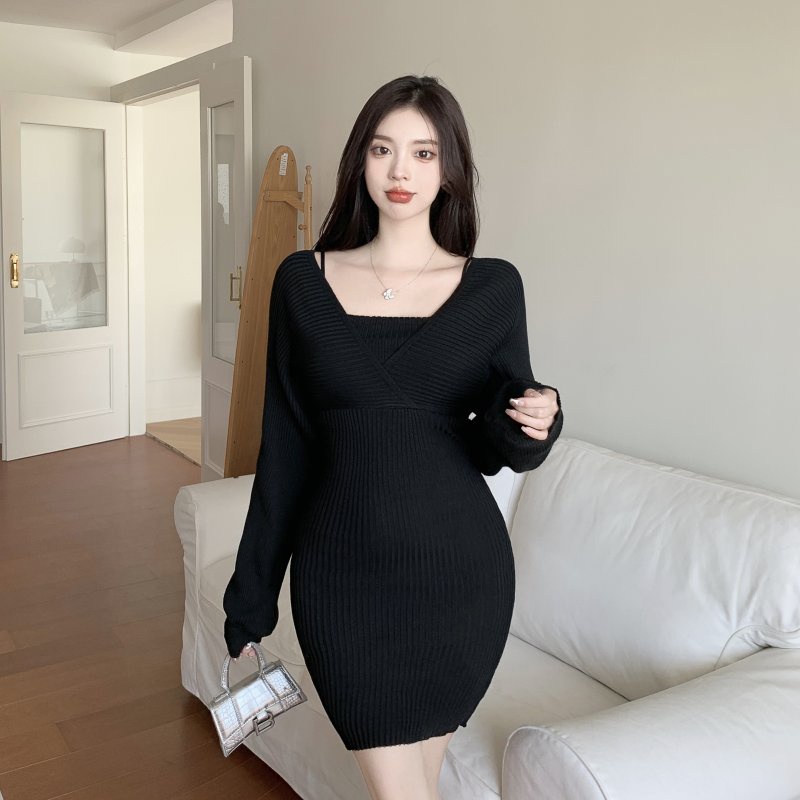 Đầm hở vai thiết kế hai dây cổ chữ V kiểu dáng mỏng phong cách Trung Quốc với eo ôm sát thời trang cá tính cho nữ