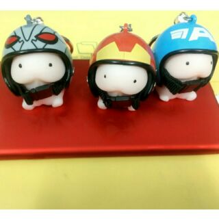 Bé ciu mũ mới. Ciu nón mới. Ciu gà vịt vàng