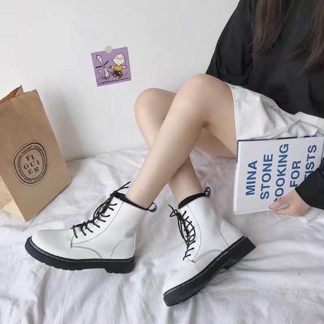 (Sẵn) Giày boots trắng cổ cao ulzzang