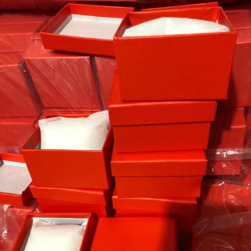 Hộp đồng hồ đen cứng cáp có gối đựng đồng hồ phụ kiện vòng tay