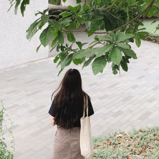 SET ÁO ĐEN + CHÂN VÁY CARO