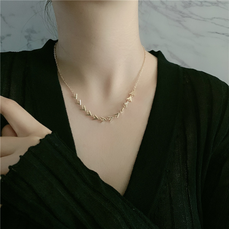 Korean classical gold herringbone triangle design sexy personality clavicle necklace asymmetrical female necklace