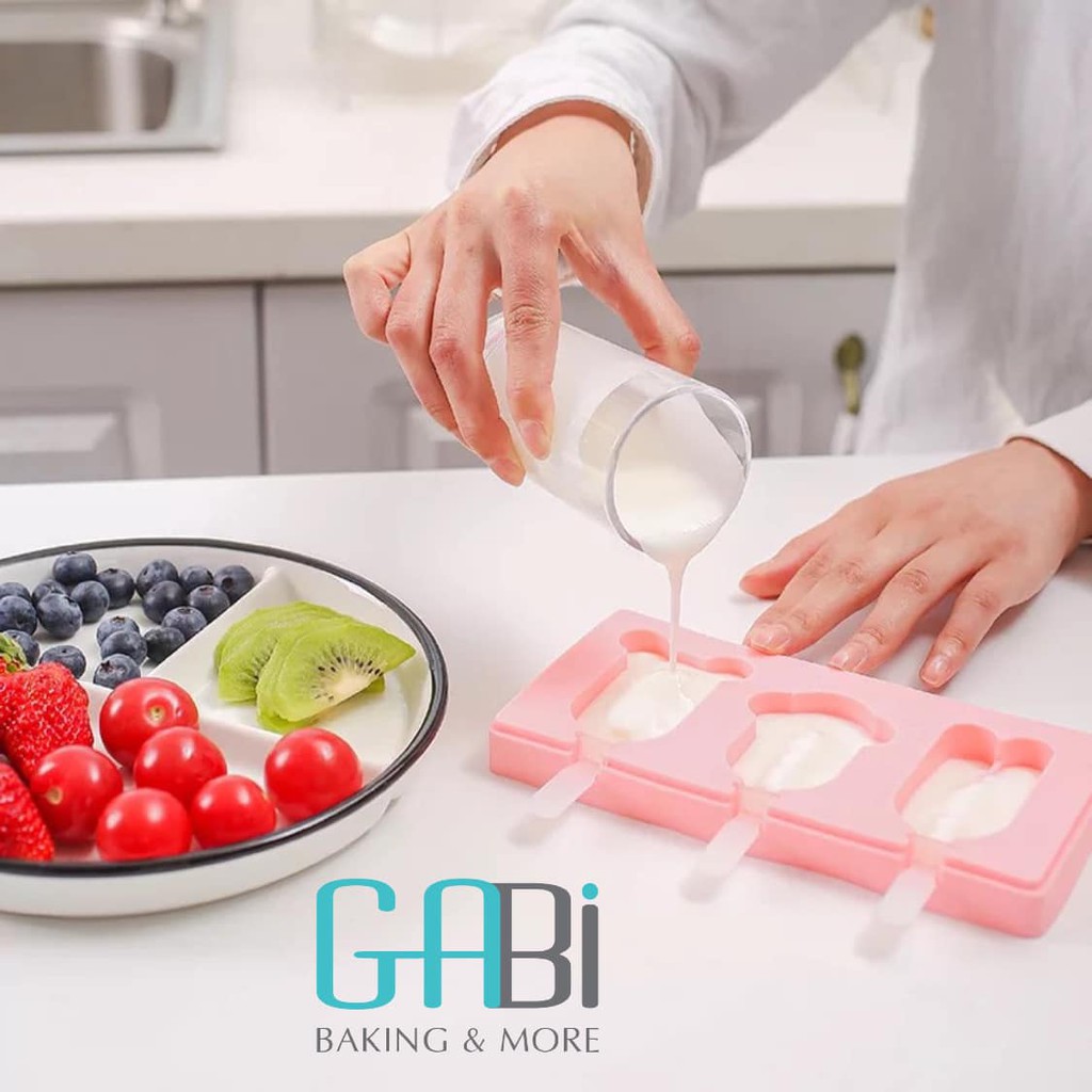 Khuôn kem silicon 3 ngăn (kèm que nhựa)